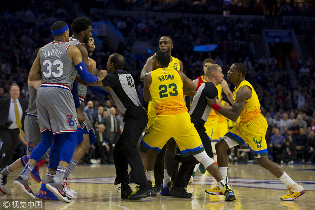  字母哥暴扣绝杀雄鹿险胜76人斩获三双